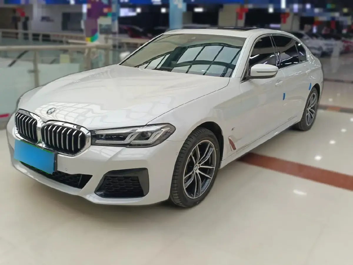 2022 BMW 5 Series 2.0T 184HP L4 8AT