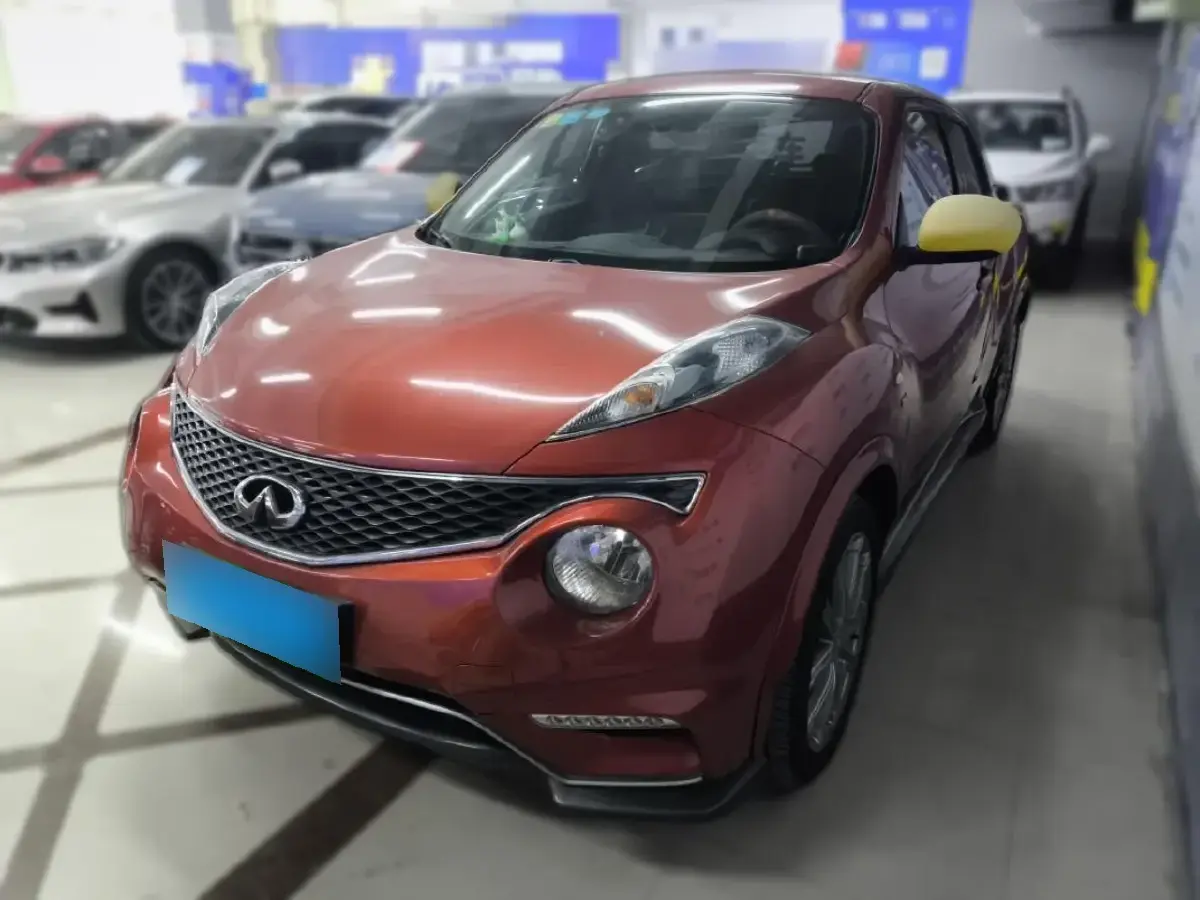 2014 Infiniti ESQ 1.6T 200HP L4 CVT