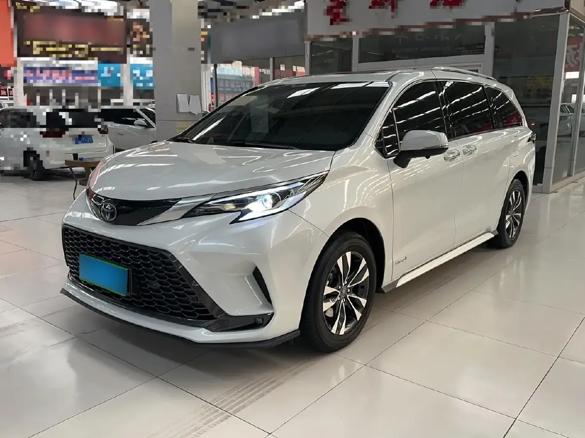 2023 Toyota Granvia 2.5L 189HP L4 E-CVT Hybrid