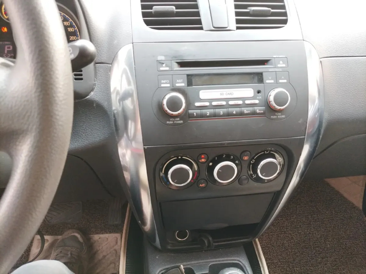 2016 Suzuki SX4 1.6L 109HP L4 5MT,autocango,china used car exporter,china ev exporter,chinese used car exporter,chinese used ev exporter