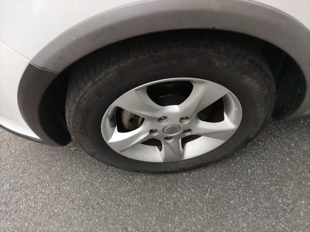 2016 Suzuki SX4 1.6L 109HP L4 5MT,autocango,china used car exporter,china ev exporter,chinese used car exporter,chinese used ev exporter