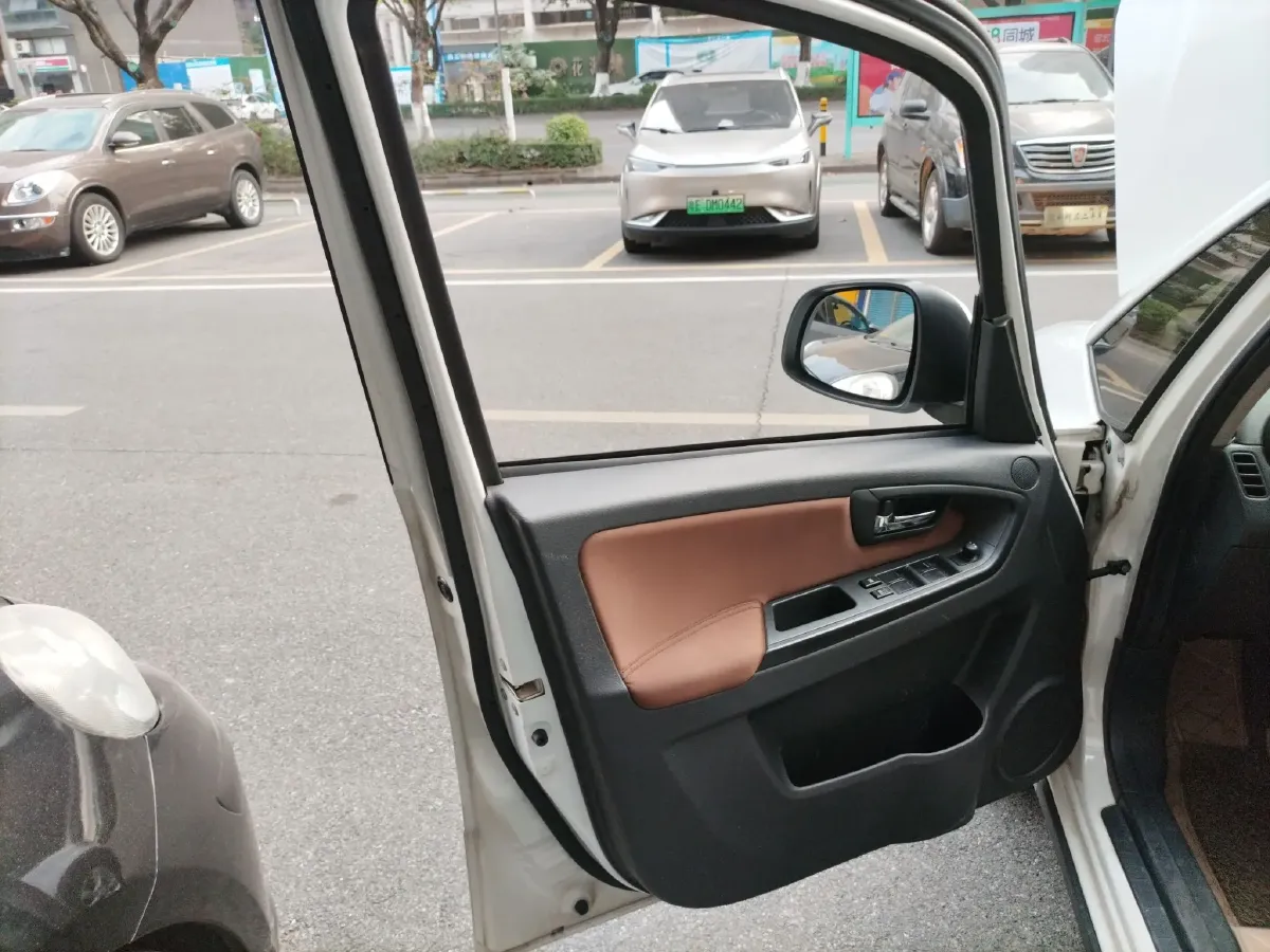 2016 Suzuki SX4 1.6L 109HP L4 5MT,autocango,china used car exporter,china ev exporter,chinese used car exporter,chinese used ev exporter