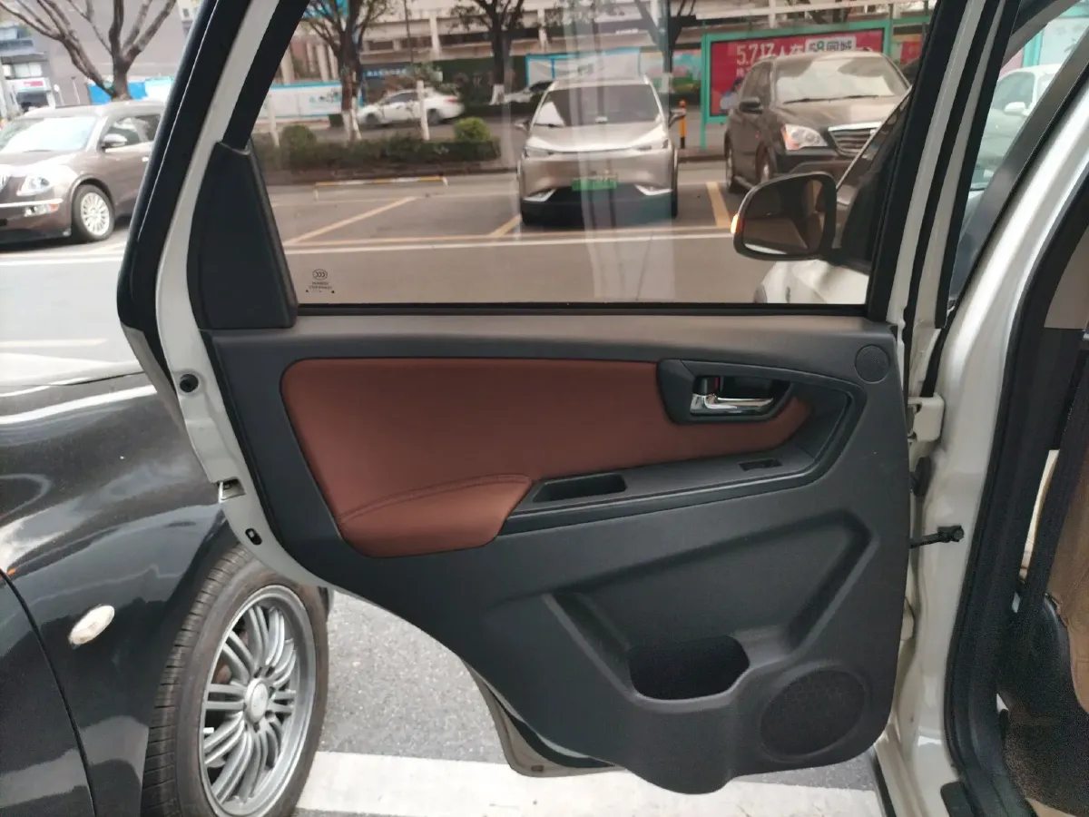 2016 Suzuki SX4 1.6L 109HP L4 5MT,autocango,china used car exporter,china ev exporter,chinese used car exporter,chinese used ev exporter