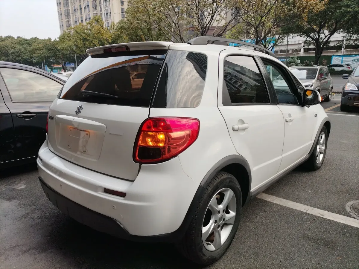 2016 Suzuki SX4 1.6L 109HP L4 5MT,autocango,china used car exporter,china ev exporter,chinese used car exporter,chinese used ev exporter