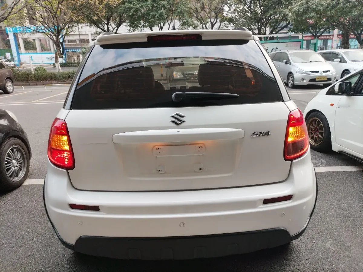 2016 Suzuki SX4 1.6L 109HP L4 5MT,autocango,china used car exporter,china ev exporter,chinese used car exporter,chinese used ev exporter