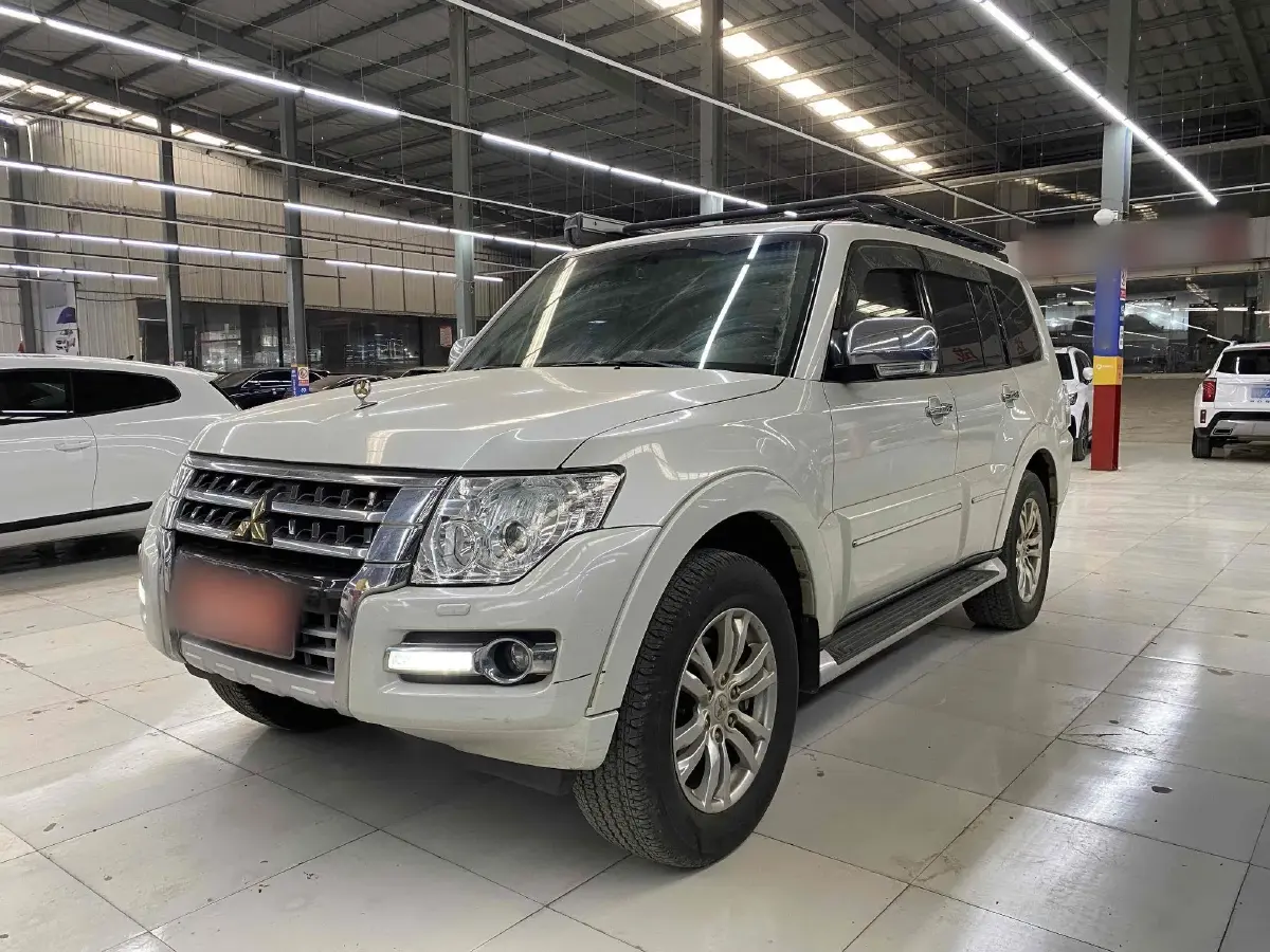 2004 Mitsubishi Pajero 2.0 5MT