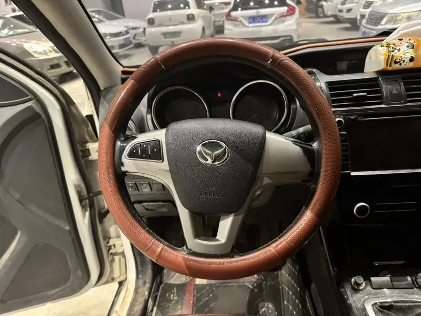 2014 BAIC Hyosow S3 1.5L 113HP L4 5MT,autocango,china used car exporter,china ev exporter,chinese used car exporter,chinese used ev exporter
