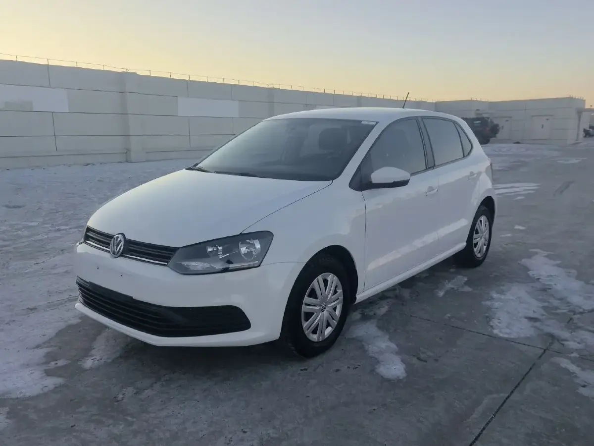 2016 Volkswagen Polo 1.4L 90HP L4 6AT