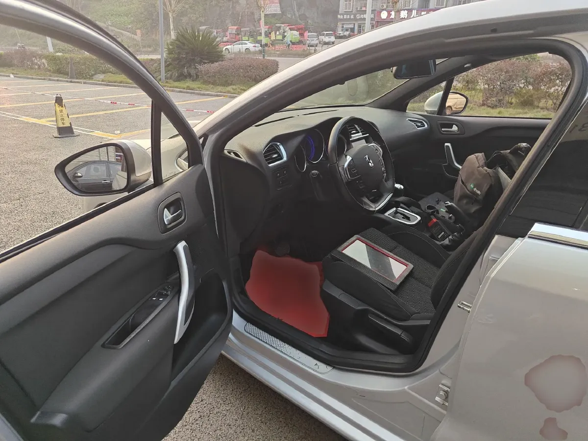 2012 DS 4 1.6T 163HP L4 6AT,autocango,china used car exporter,china ev exporter,chinese used car exporter,chinese used ev exporter