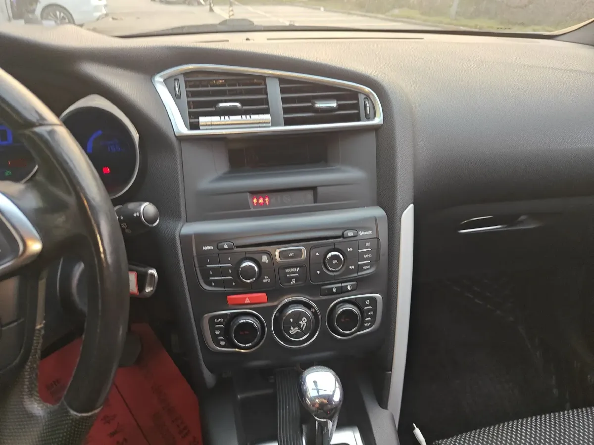 2012 DS 4 1.6T 163HP L4 6AT,autocango,china used car exporter,china ev exporter,chinese used car exporter,chinese used ev exporter