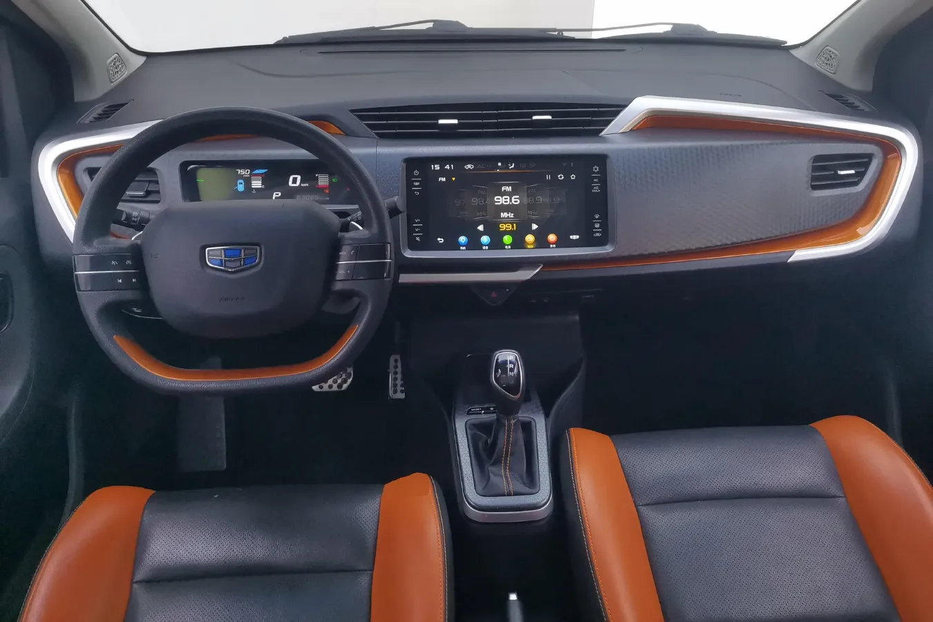 2017 Geely Vision X1 1.3L 88HP L4 4AT,autocango,china used car exporter,china ev exporter,chinese used car exporter,chinese used ev exporter