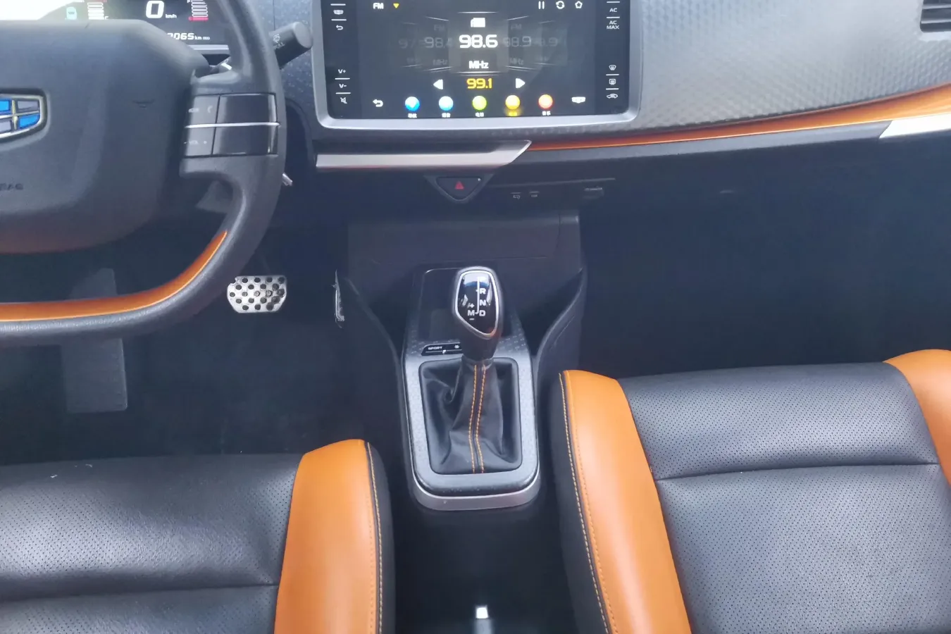 2017 Geely Vision X1 1.3L 88HP L4 4AT,autocango,china used car exporter,china ev exporter,chinese used car exporter,chinese used ev exporter