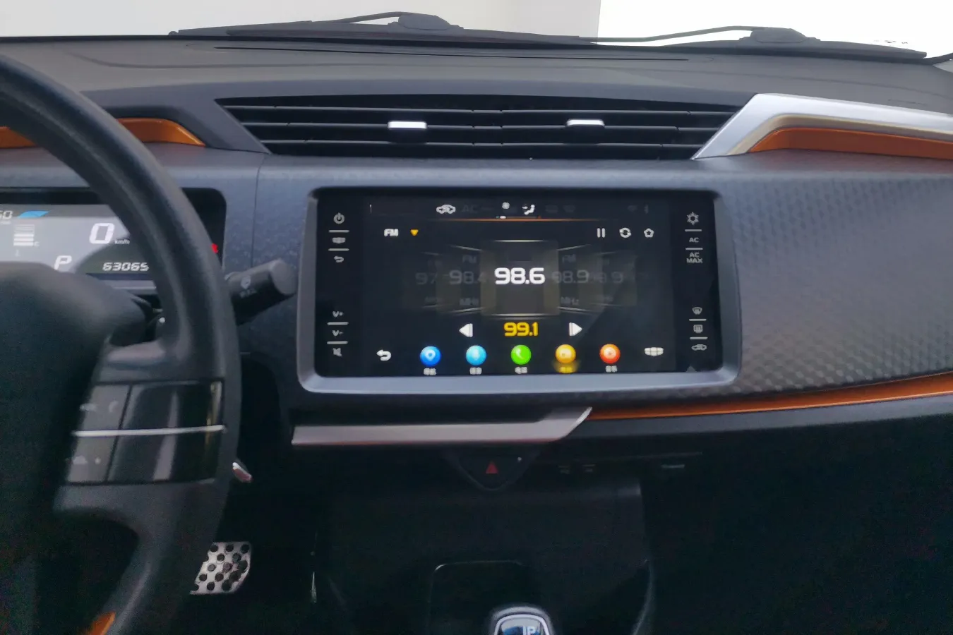 2017 Geely Vision X1 1.3L 88HP L4 4AT,autocango,china used car exporter,china ev exporter,chinese used car exporter,chinese used ev exporter