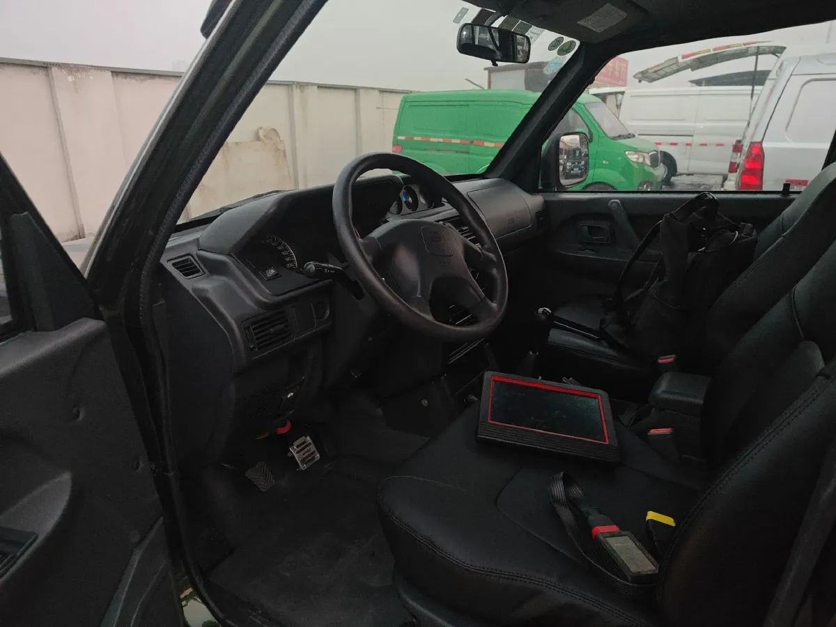 2009 Leopaard 6481 2.2L 129HP L4 5MT,autocango,china used car exporter,china ev exporter,chinese used car exporter,chinese used ev exporter