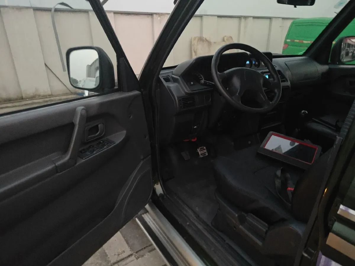 2009 Leopaard 6481 2.2L 129HP L4 5MT,autocango,china used car exporter,china ev exporter,chinese used car exporter,chinese used ev exporter