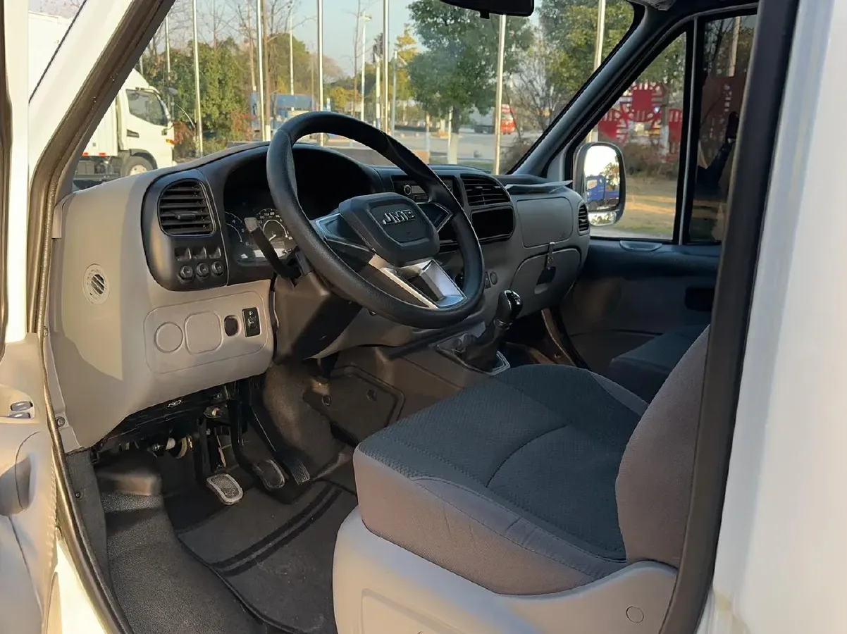 2019 JMC TeShun 2.8T 116HP L4 5MT,autocango,china used car exporter,china ev exporter,chinese used car exporter,chinese used ev exporter