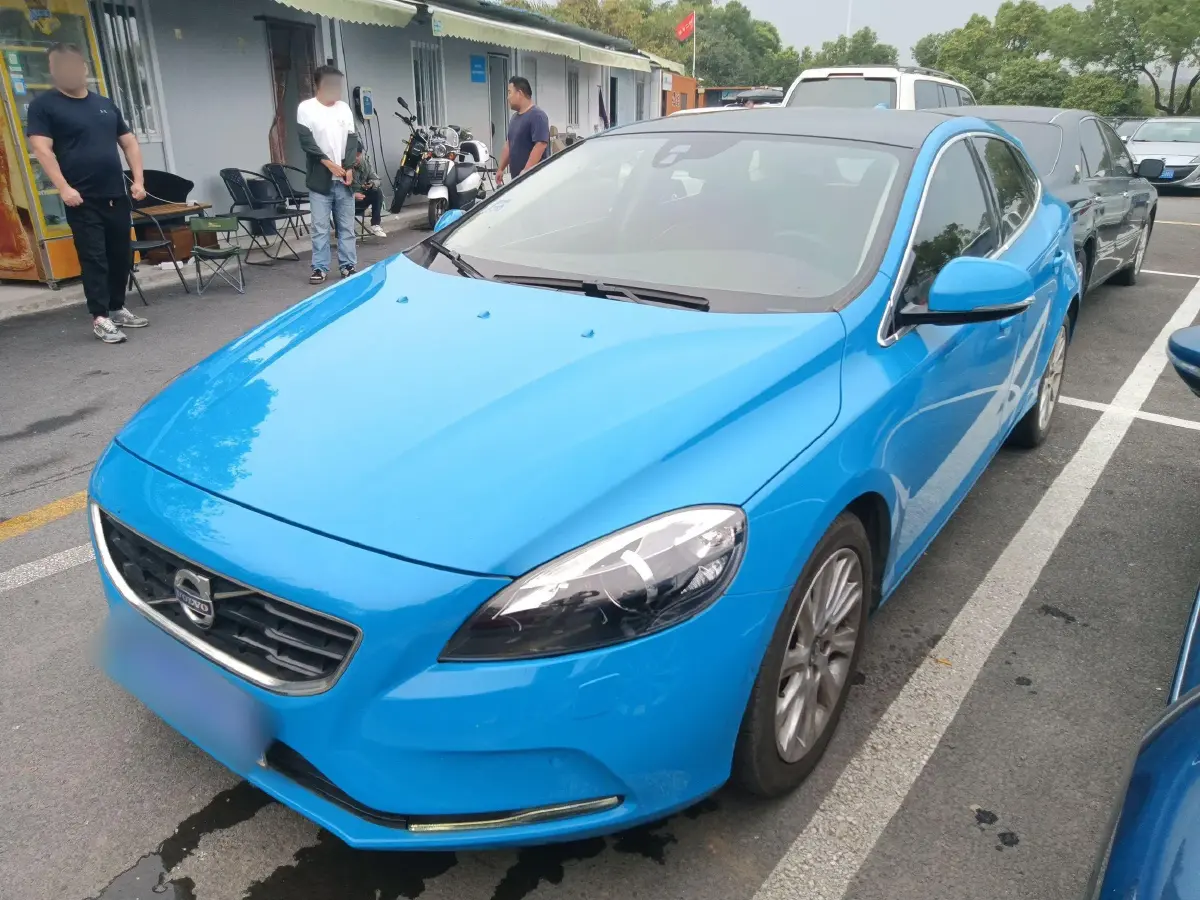2014 Volvo V40 2.0T 180HP L5 6AT