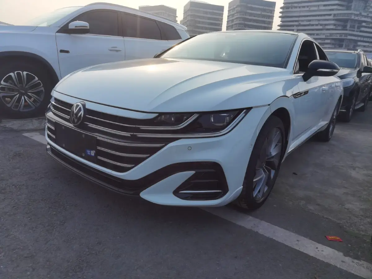 2023 Volkswagen CC 2.0T 220HP L4 7DCT