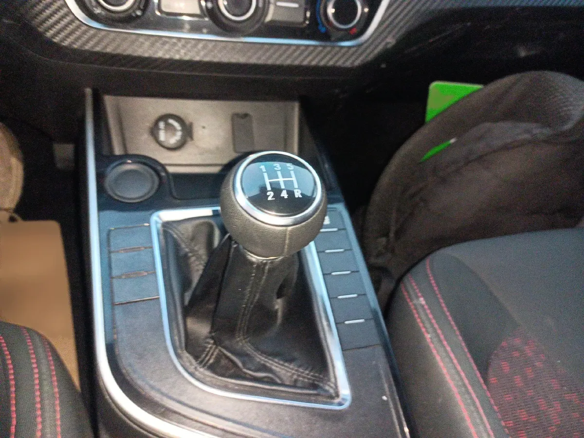 2019 DongFeng Forthing SX6 1.6L 122HP L4 5MT,autocango,china used car exporter,china ev exporter,chinese used car exporter,chinese used ev exporter