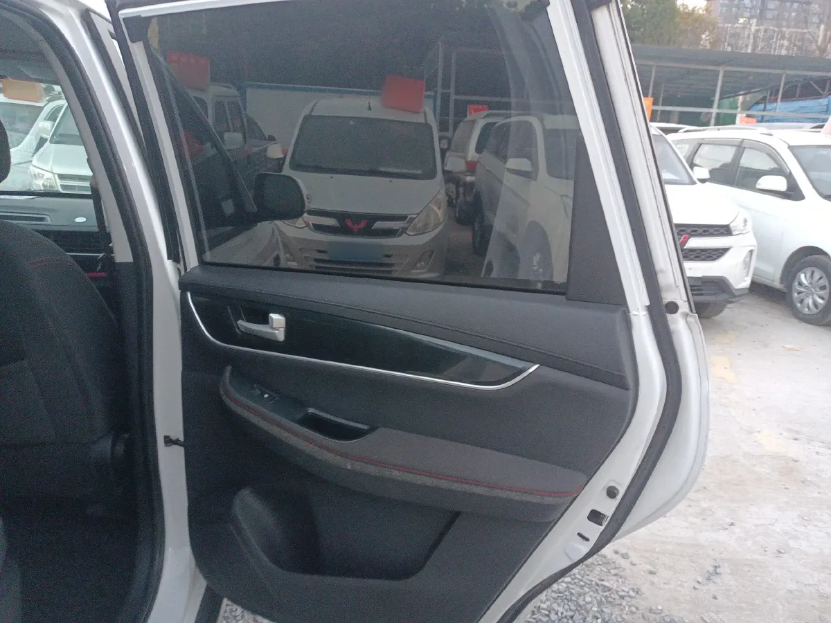 2019 DongFeng Forthing SX6 1.6L 122HP L4 5MT,autocango,china used car exporter,china ev exporter,chinese used car exporter,chinese used ev exporter