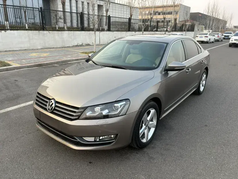 2013 Volkswagen Passat 2.0T 200HP L4 6DCT