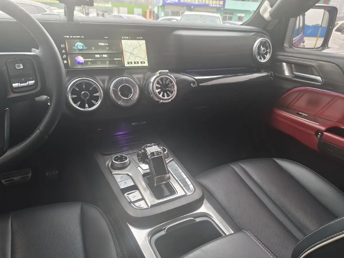 2021 Tank 300 2.0T 227HP L4 8AT,autocango,china used car exporter,china ev exporter,chinese used car exporter,chinese used ev exporter