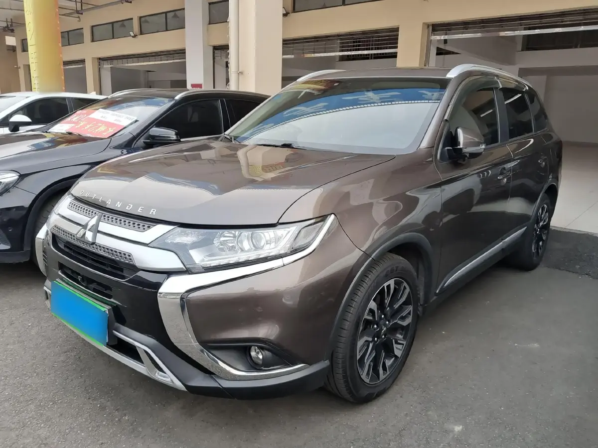 2019 Mitsubishi Outlander 2.0L 166HP L4 CVT