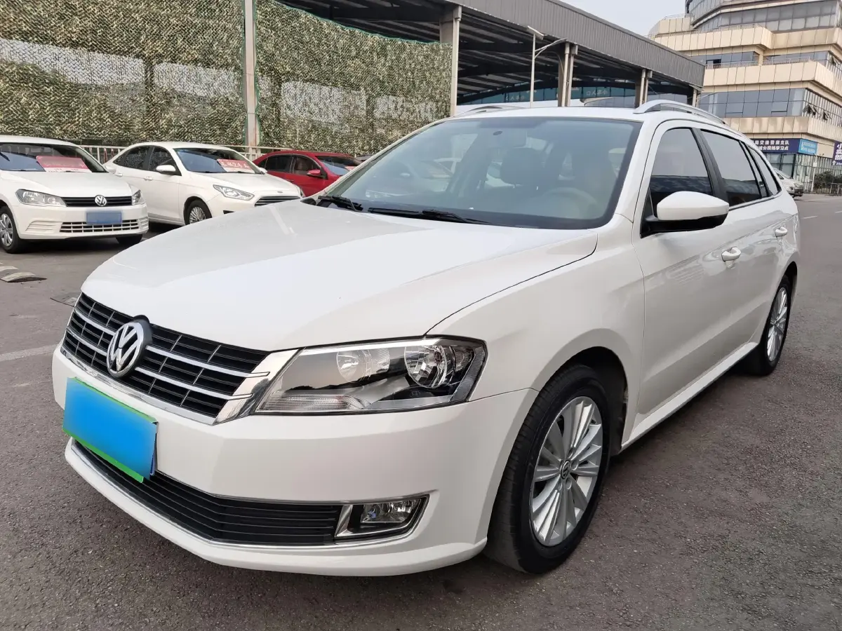 2013 Volkswagen Gran Lavida 1.6L 110HP L4 6AT