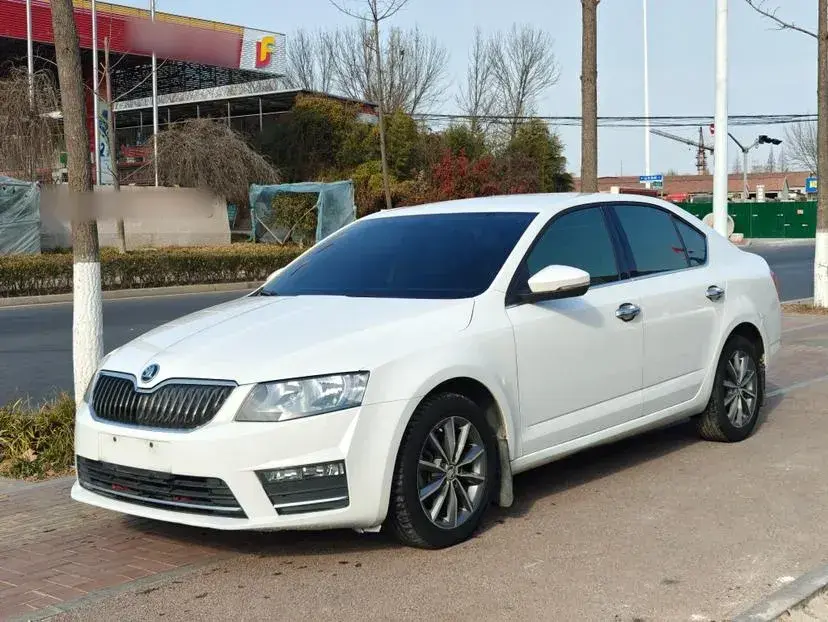 2017 Skoda Octavia 1.6L 110HP L4 5MT