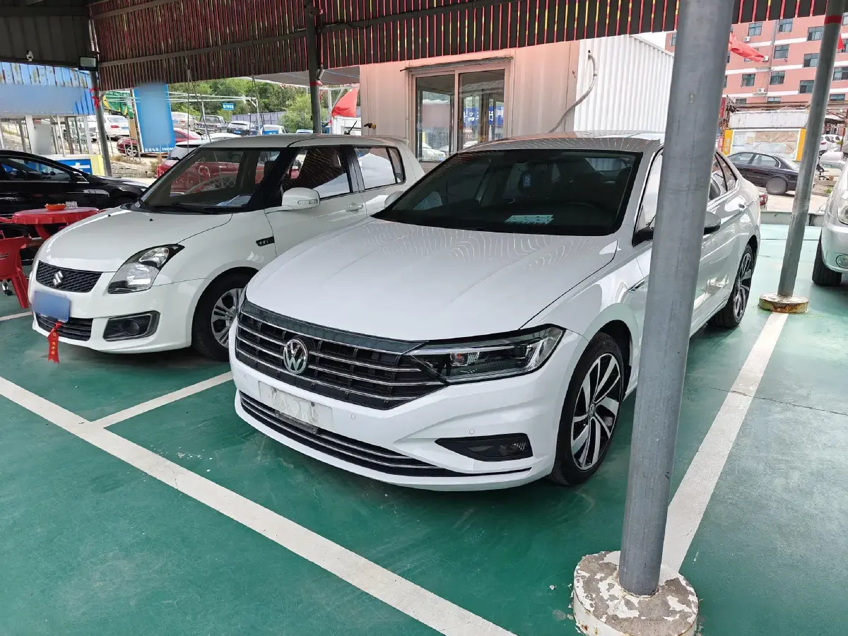 2022 Volkswagen Sagitar 1.4T 150HP L4 7DCT