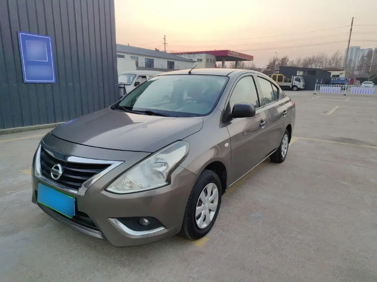 2014 Nissan Sunny 1.5L 112HP L4 CVT