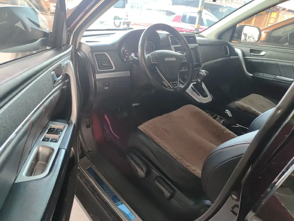 2019 Haval M6 1.5T 150HP L4 7DCT,autocango,china used car exporter,china ev exporter,chinese used car exporter,chinese used ev exporter