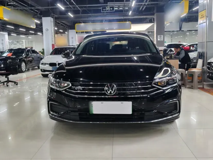 2022 Volkswagen Magotan GTE 1.4T 150HP L4 6DCT PHEV 13KWH,autocango,china used car exporter,china ev exporter,chinese used car exporter,chinese used ev exporter