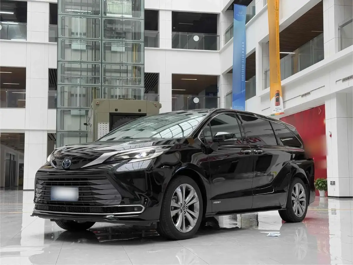 2021 Toyota Sienna 2.5L 192HP L4 E-CVT Hybrid