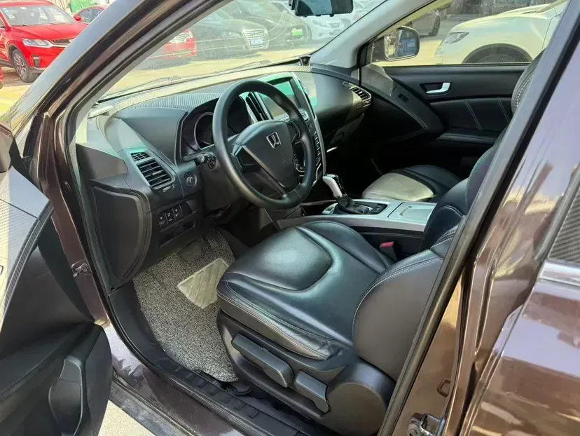 2017 Luxgen 6 SUV 1.8T 180HP L4 6AT,autocango,china used car exporter,china ev exporter,chinese used car exporter,chinese used ev exporter