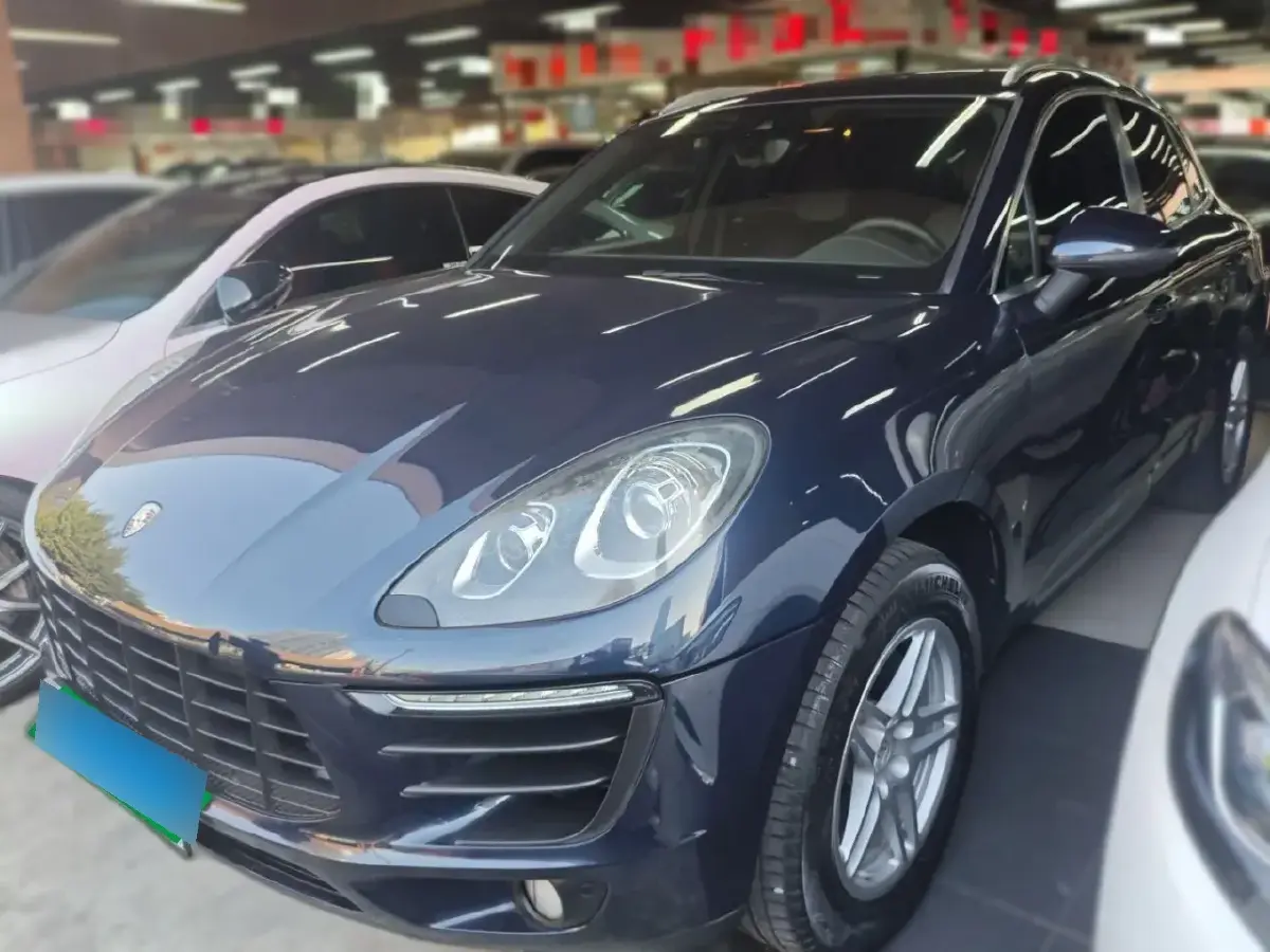 2017 Porsche Macan 2.0T 252HP L4 7DCT