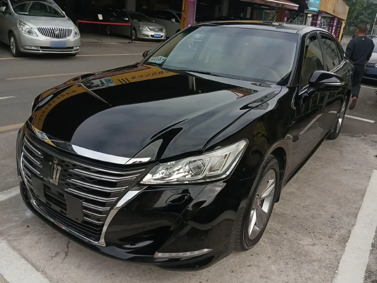 2015 Toyota Crown 2.0T 235HP L4 8AT
