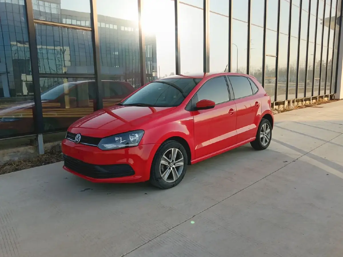 2016 Volkswagen Polo 1.4L 90HP L4 6AT