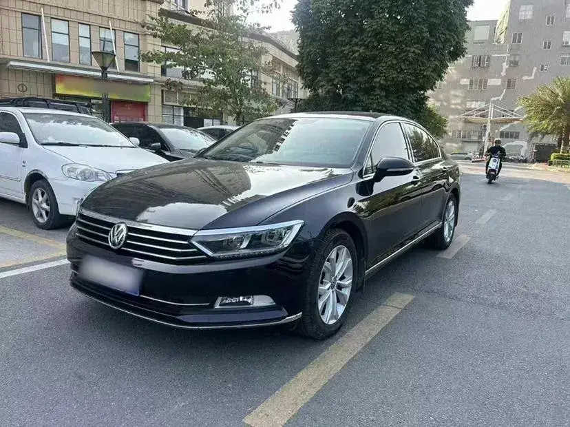 2018 Volkswagen Magotan 2.0T 220HP L4 7DCT