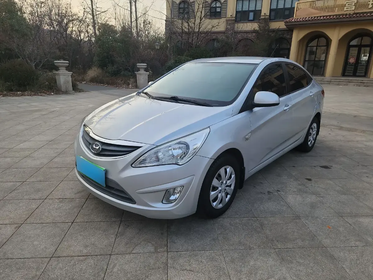 2011 Hyundai Reina 1.4L 107HP L4 4AT