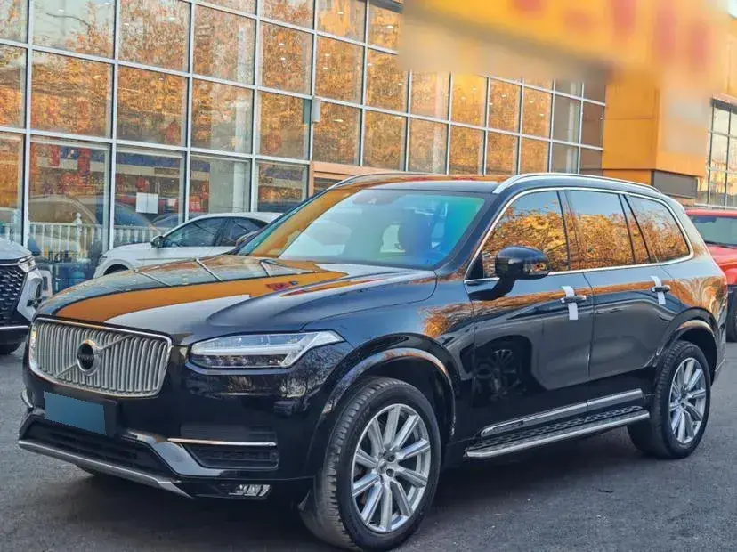 2019 Volvo XC90 2.0T 320HP L4 8AT
