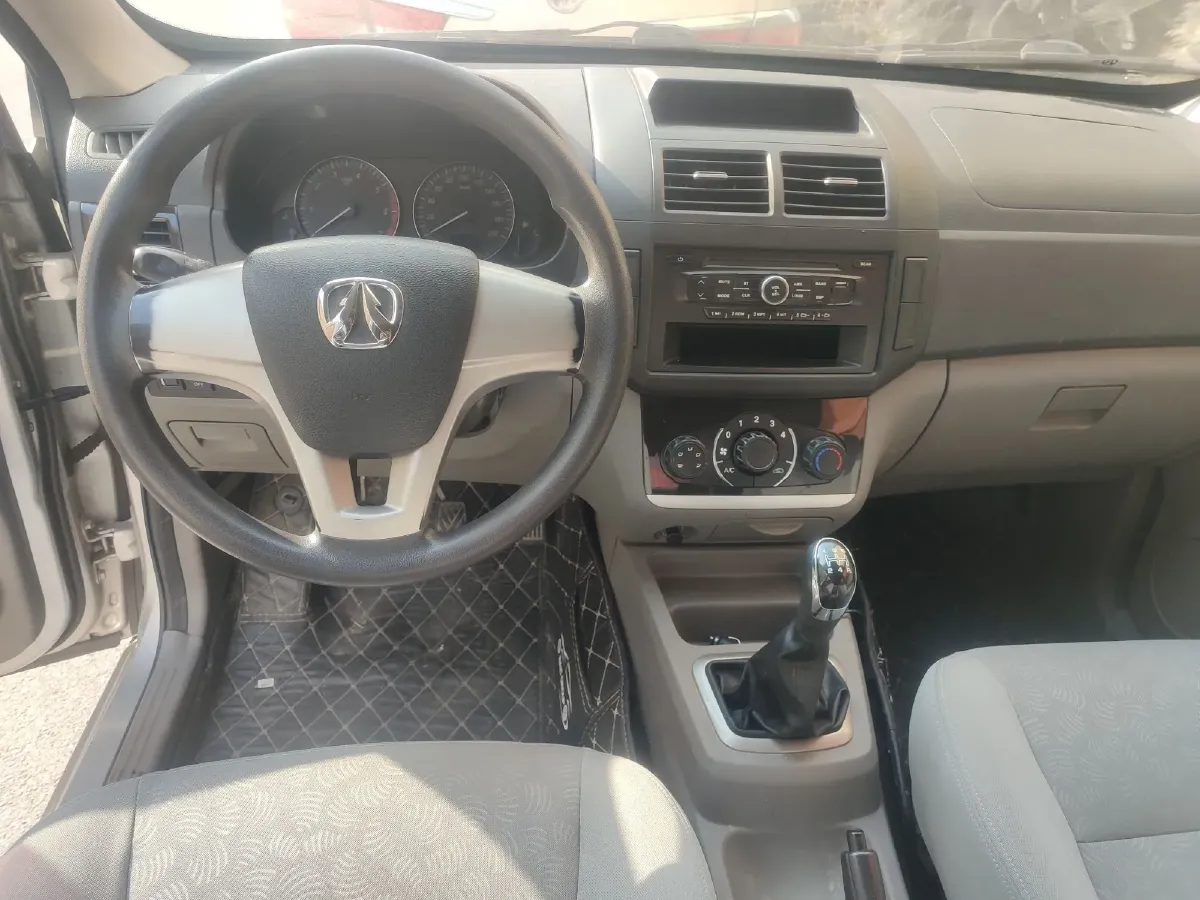 2014 BAIC WeiWang M20 1.5L 116HP L4 5MT,autocango,china used car exporter,china ev exporter,chinese used car exporter,chinese used ev exporter