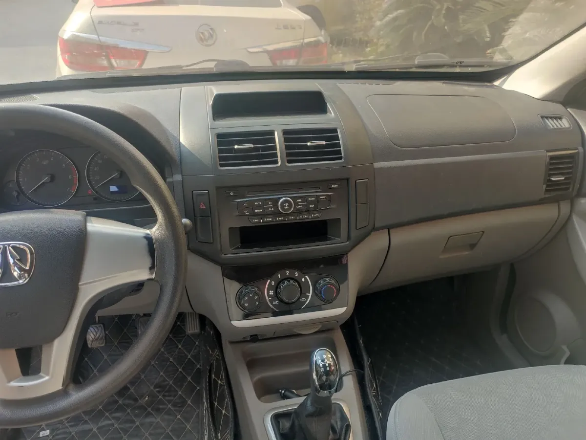 2014 BAIC WeiWang M20 1.5L 116HP L4 5MT,autocango,china used car exporter,china ev exporter,chinese used car exporter,chinese used ev exporter