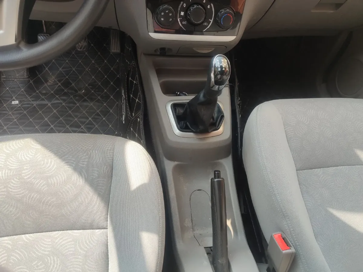 2014 BAIC WeiWang M20 1.5L 116HP L4 5MT,autocango,china used car exporter,china ev exporter,chinese used car exporter,chinese used ev exporter