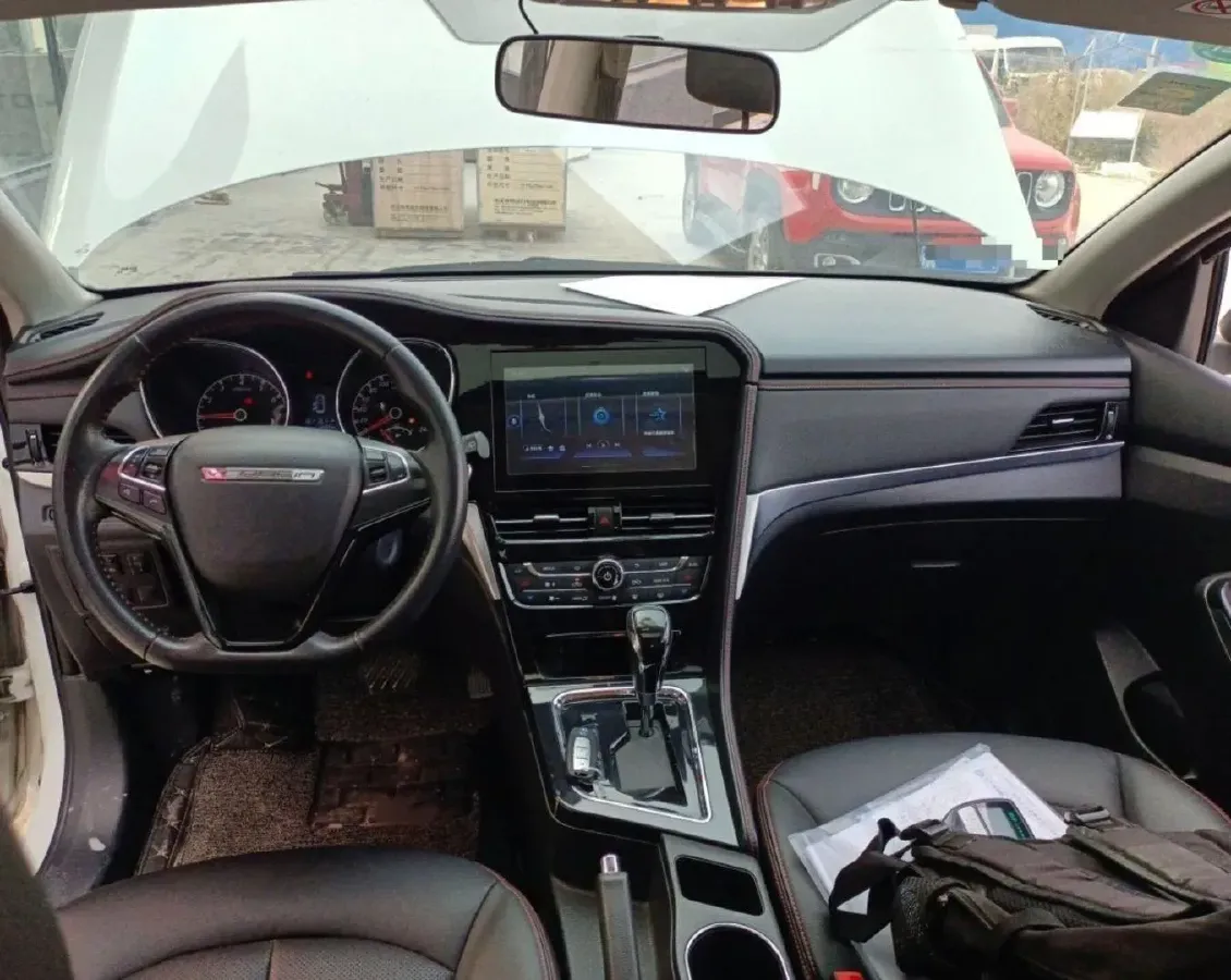 2018 Venucia T70 2.0L 144HP L4 CVT,autocango,china used car exporter,china ev exporter,chinese used car exporter,chinese used ev exporter