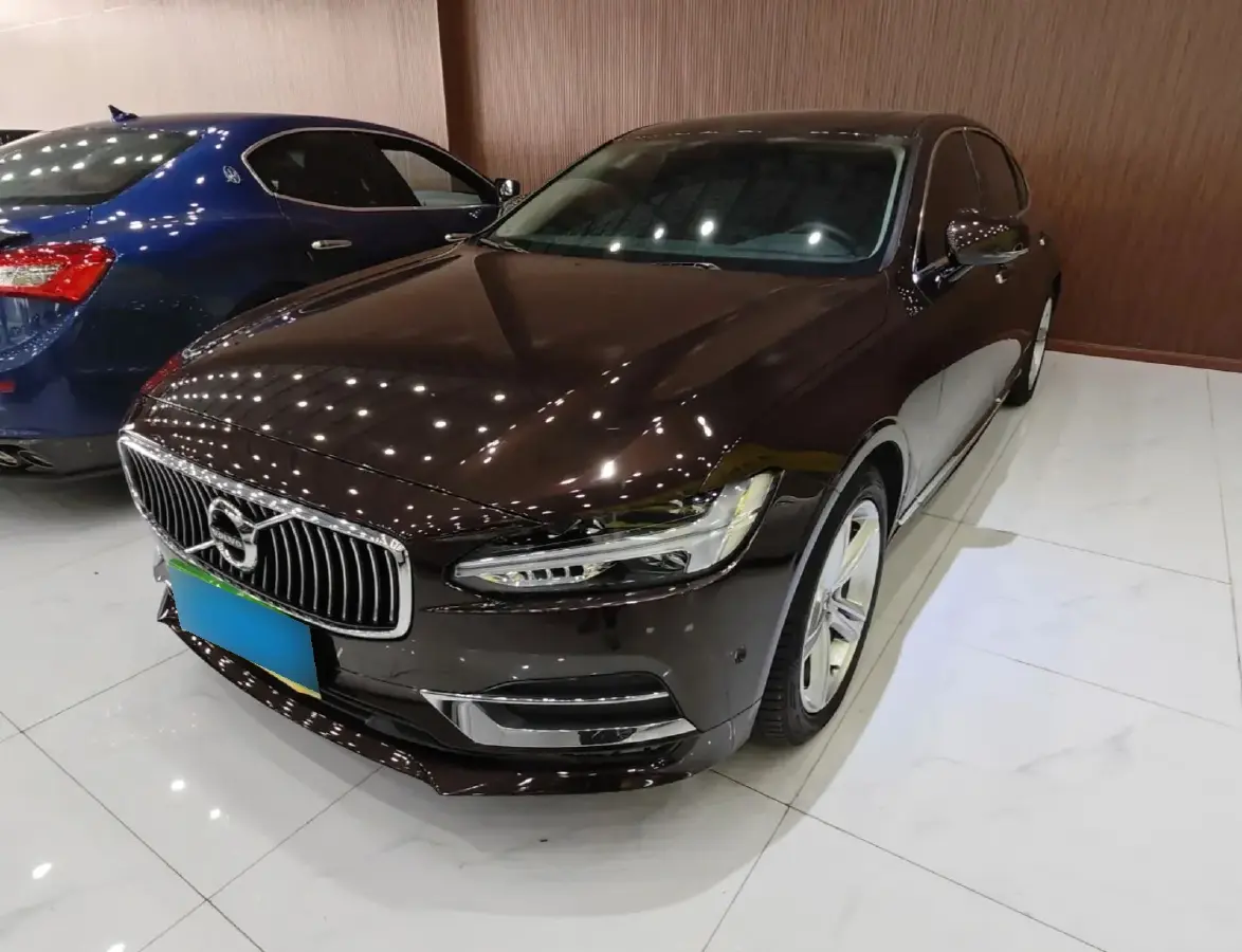 2019 Volvo S90 2.0T 254HP L4 8AT