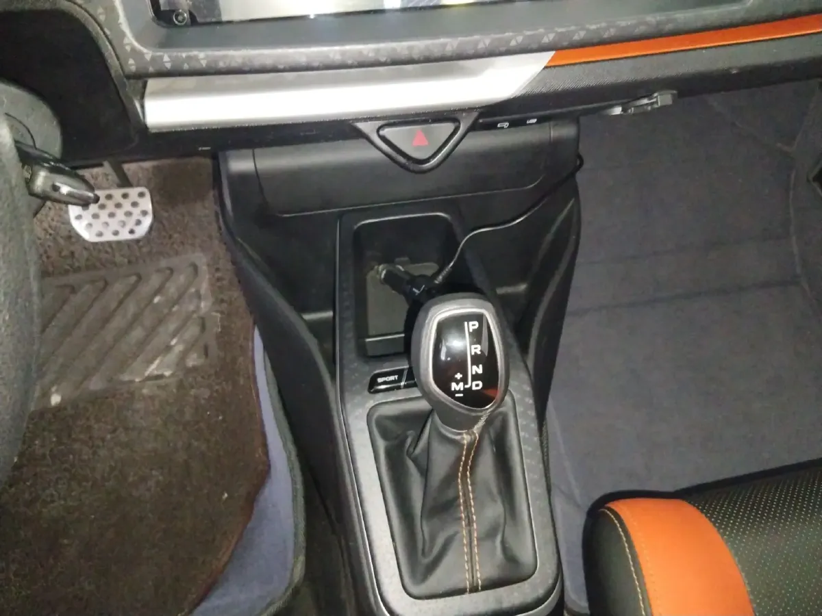 2017 Geely Vision X1 1.3L 88HP L4 4AT,autocango,china used car exporter,china ev exporter,chinese used car exporter,chinese used ev exporter