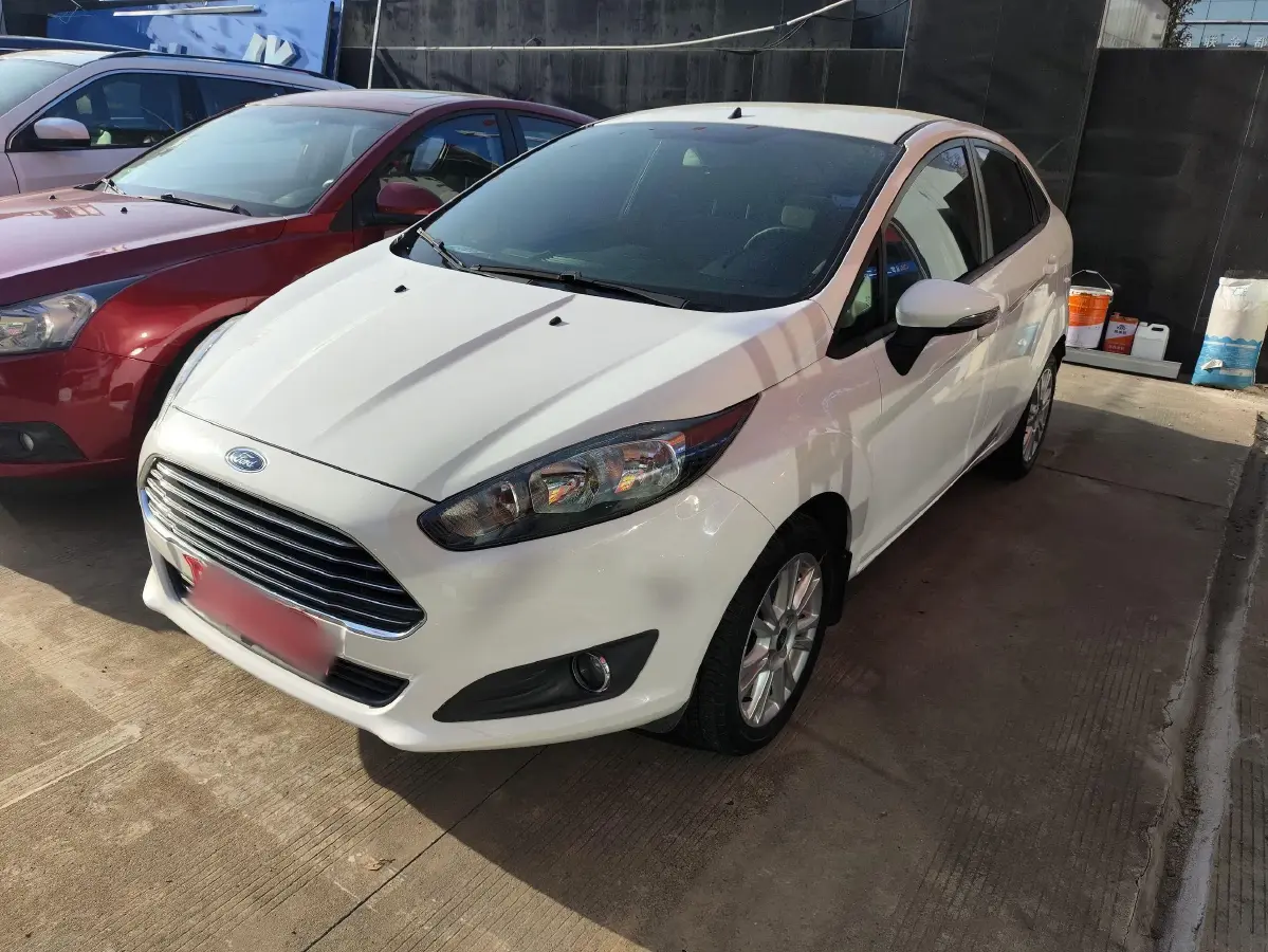 2013 Ford Fiesta 1.5L 110HP L4 6DCT