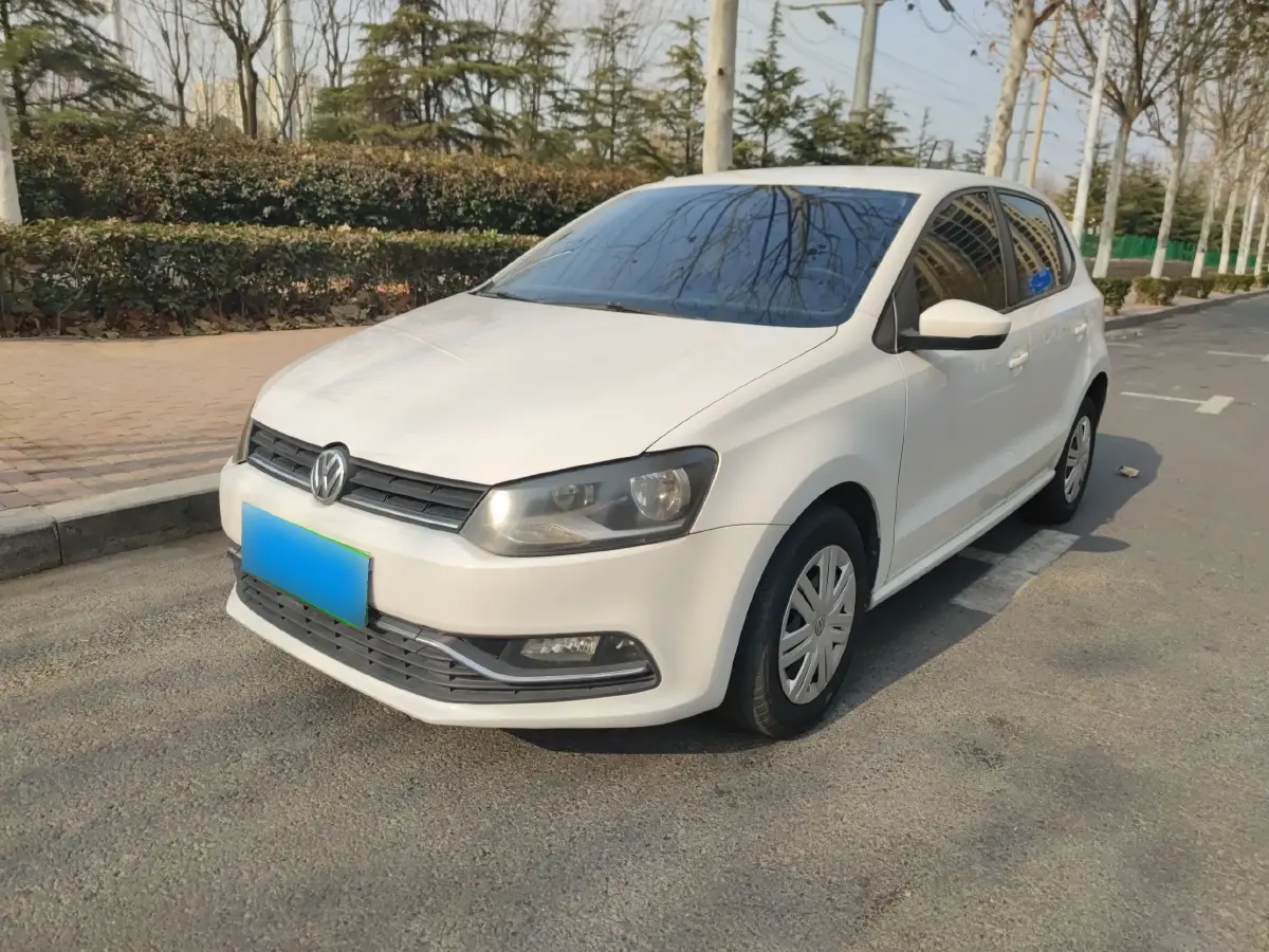 2016 Volkswagen Polo 1.4L 90HP L4 6AT