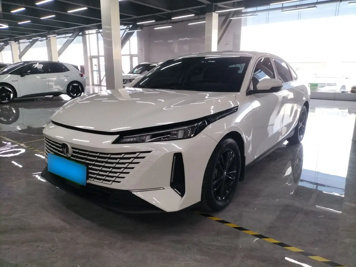 2023 ChangAn Lamore 1.5T 170HP L4 7DCT